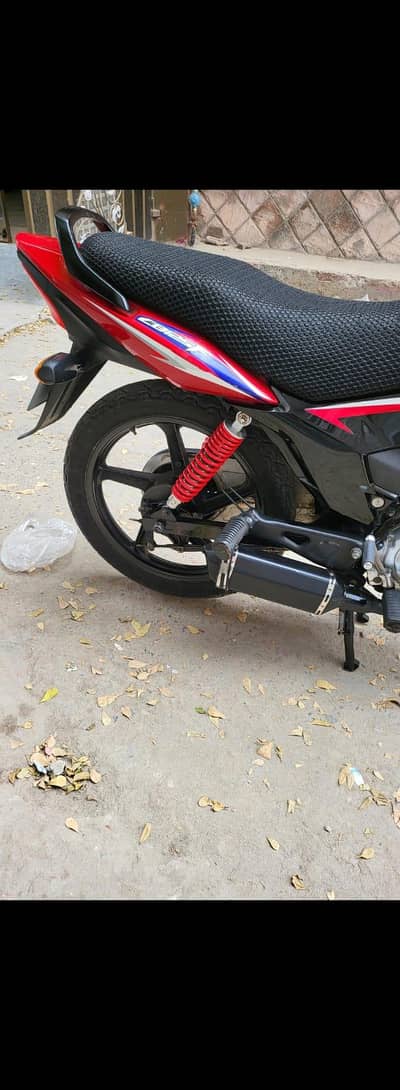 bike bahut acchi hai bilkul new condition