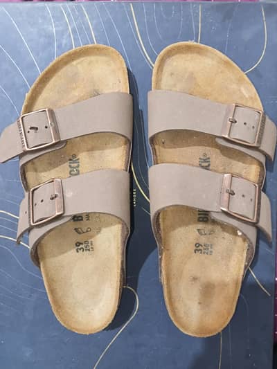 Brand: Birkenstock Size: EU 39 Condition: Used (well maintained) Genu