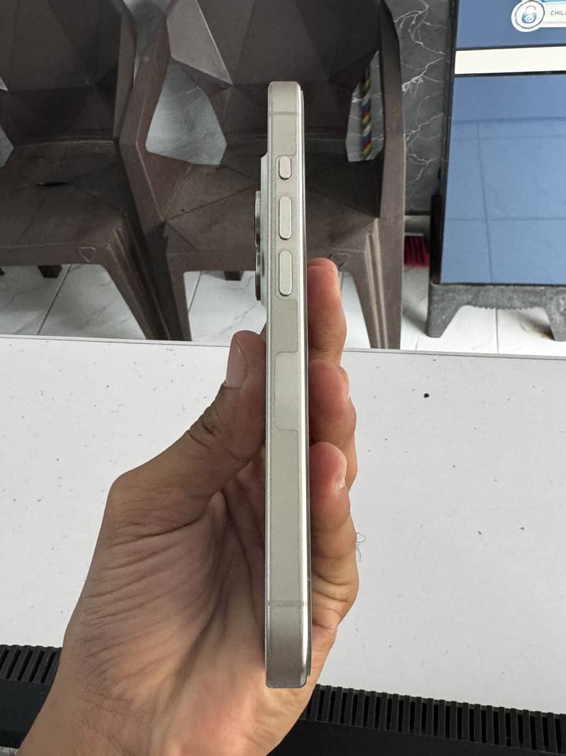 IPHONE 15PRO  4