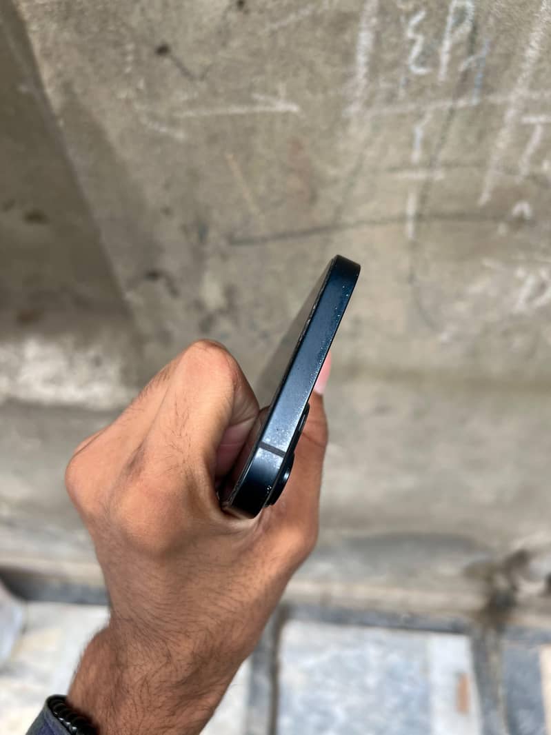 Apple iPhone 14 plus 3