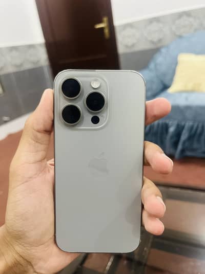 I phone 15 pro Natural titanium