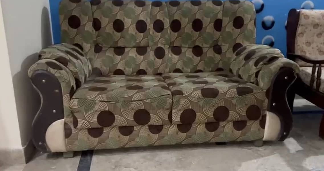Branded sofa set 0
