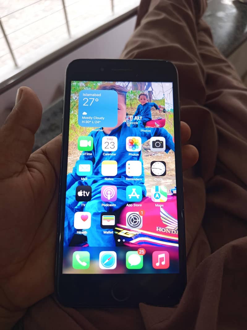 Apple iPhone 7 Plus 2