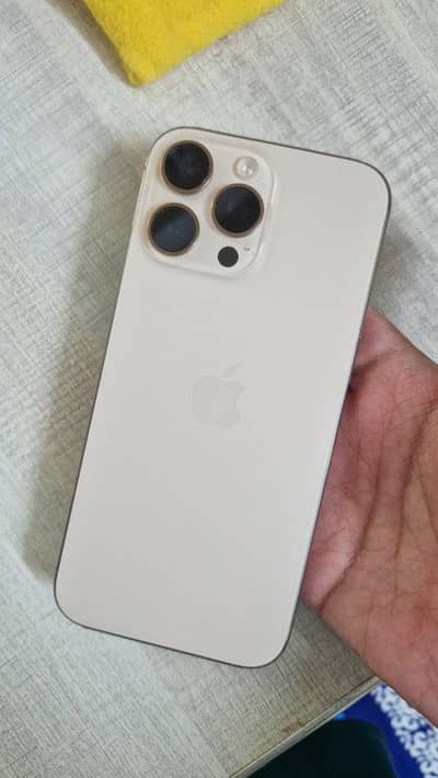 I phone 16 pro max Dessert Titanium