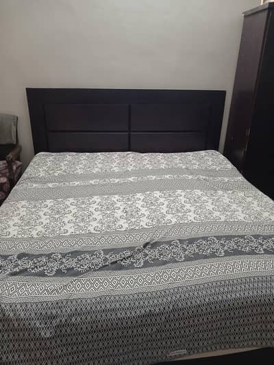 king bed 2 door almari