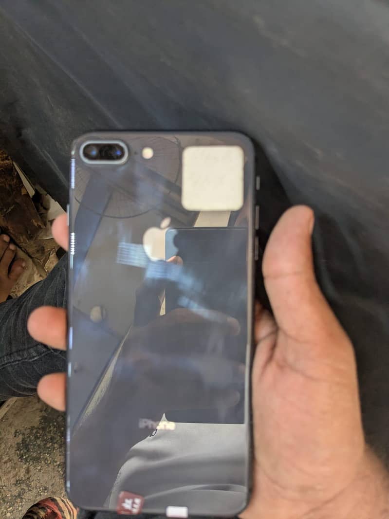 Apple iPhone 8 Plus 0