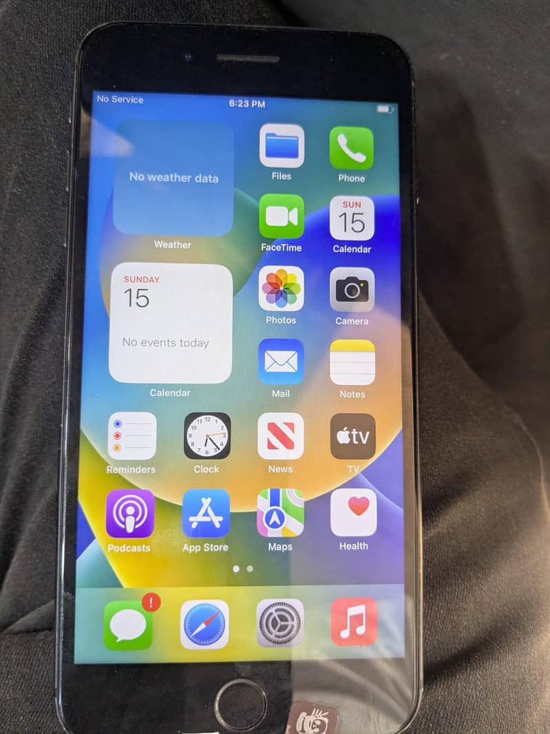 Apple iPhone 8 Plus 1