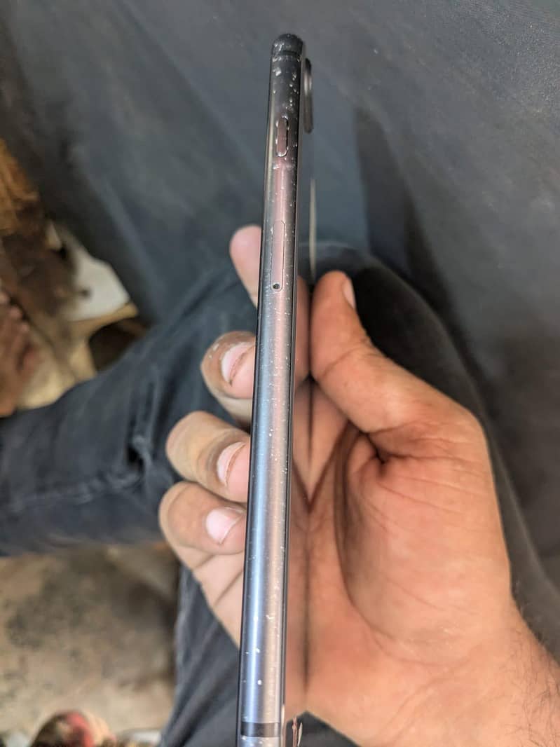 Apple iPhone 8 Plus 4