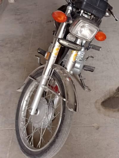 New condition Honda motorbike 125cc special edition