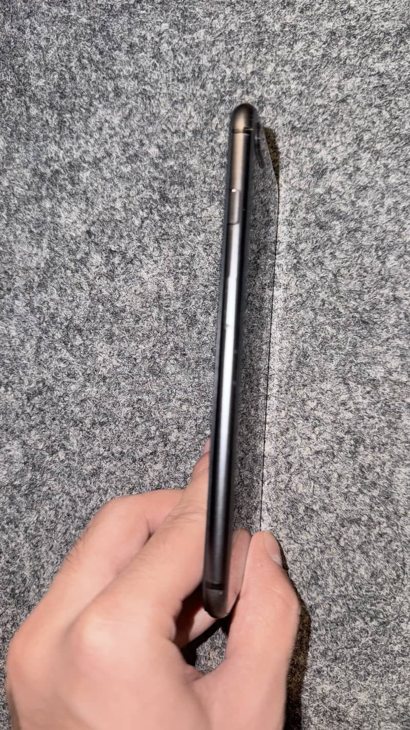 Apple iPhone 8 Plus 1