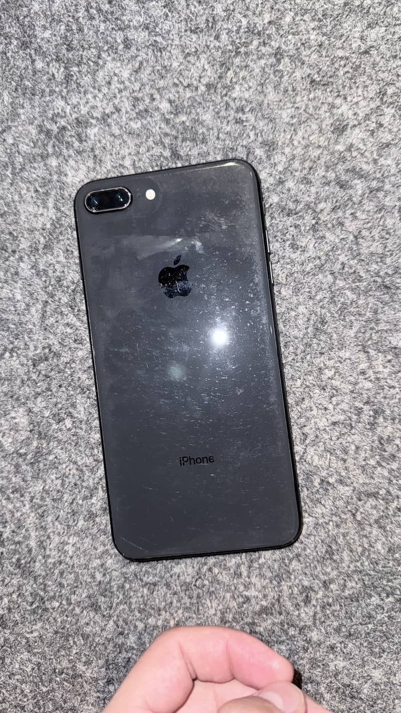 Apple iPhone 8 Plus 2