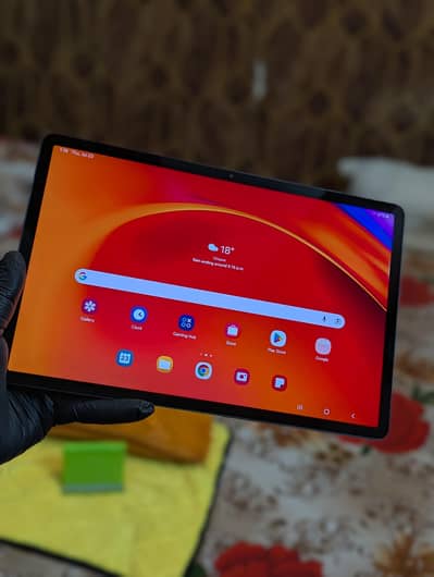 SAMSUNG TAB S7 12 INCHES SCREEN with Spen