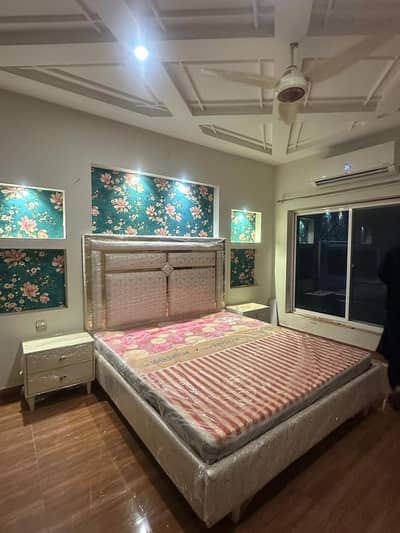 Furnished Ac room with bath For Jobians between Model town ND Bosan road metro station(03277342171)