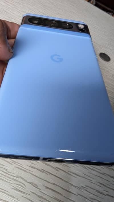 Google Pixel 8 Pro. 1
