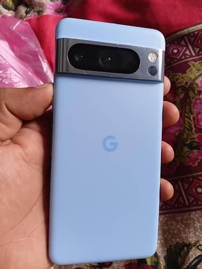 Google Pixel 8 Pro. 2