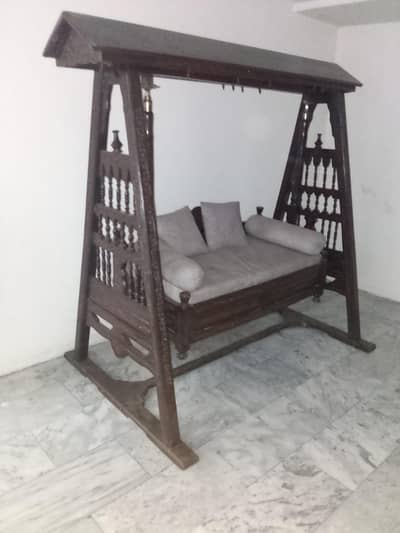 Wooden Jhoola Like new