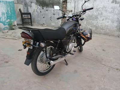 Suzuki GS 150