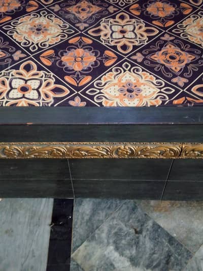 bed table and chair