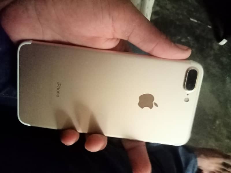 Apple iPhone 7 Plus 0