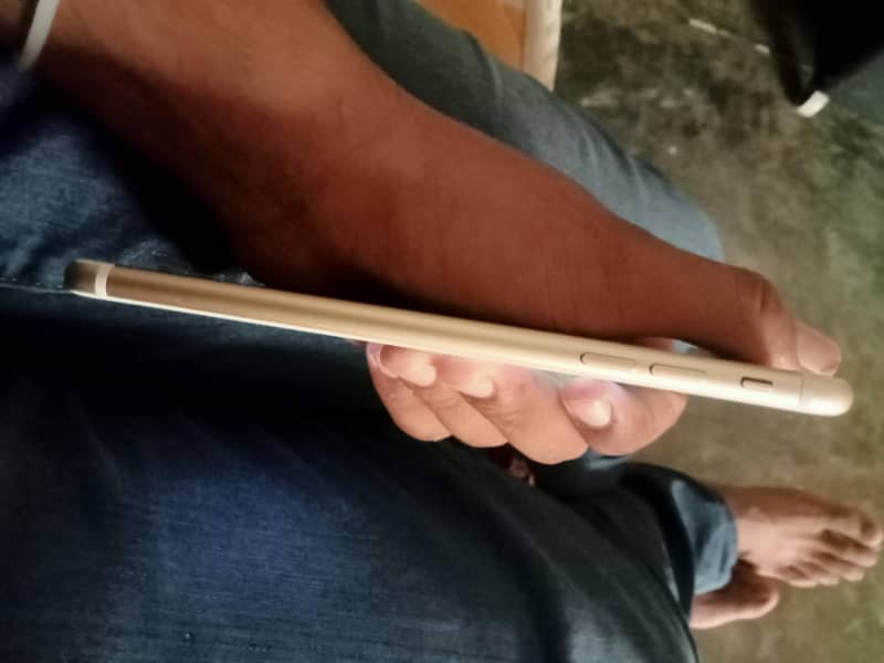 Apple iPhone 7 Plus 2