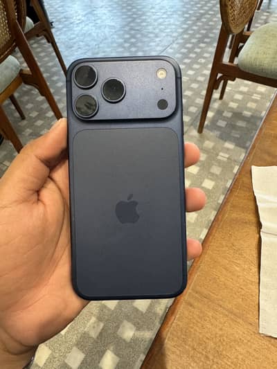 iPhone 17 pro max JV