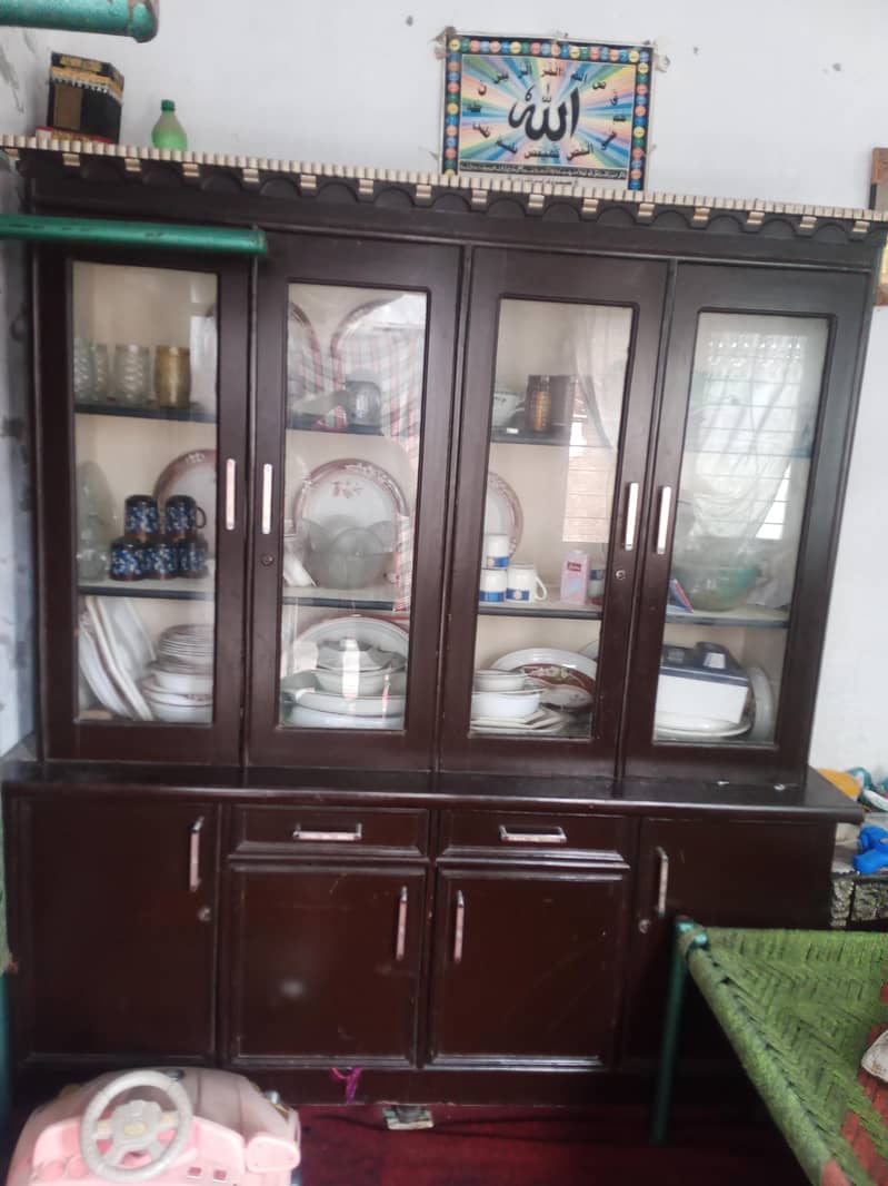 یوز فرنیچر صاف کنڈیشن 4