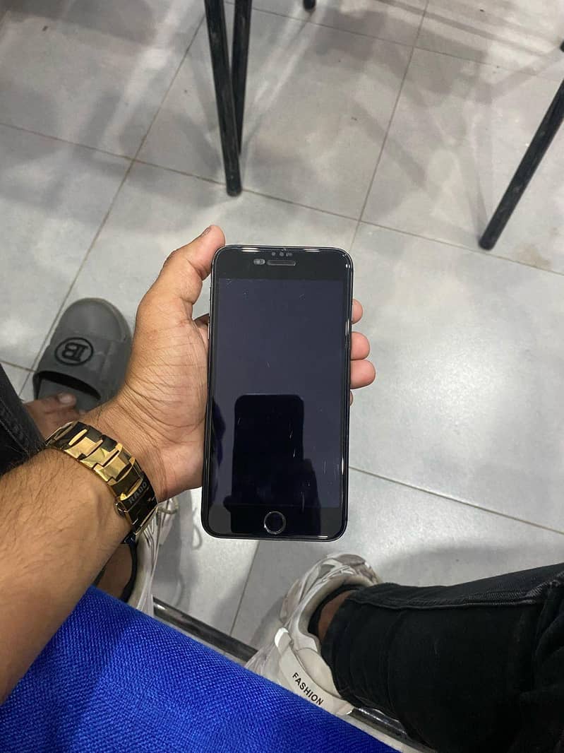 Apple iPhone 8 Plus 2