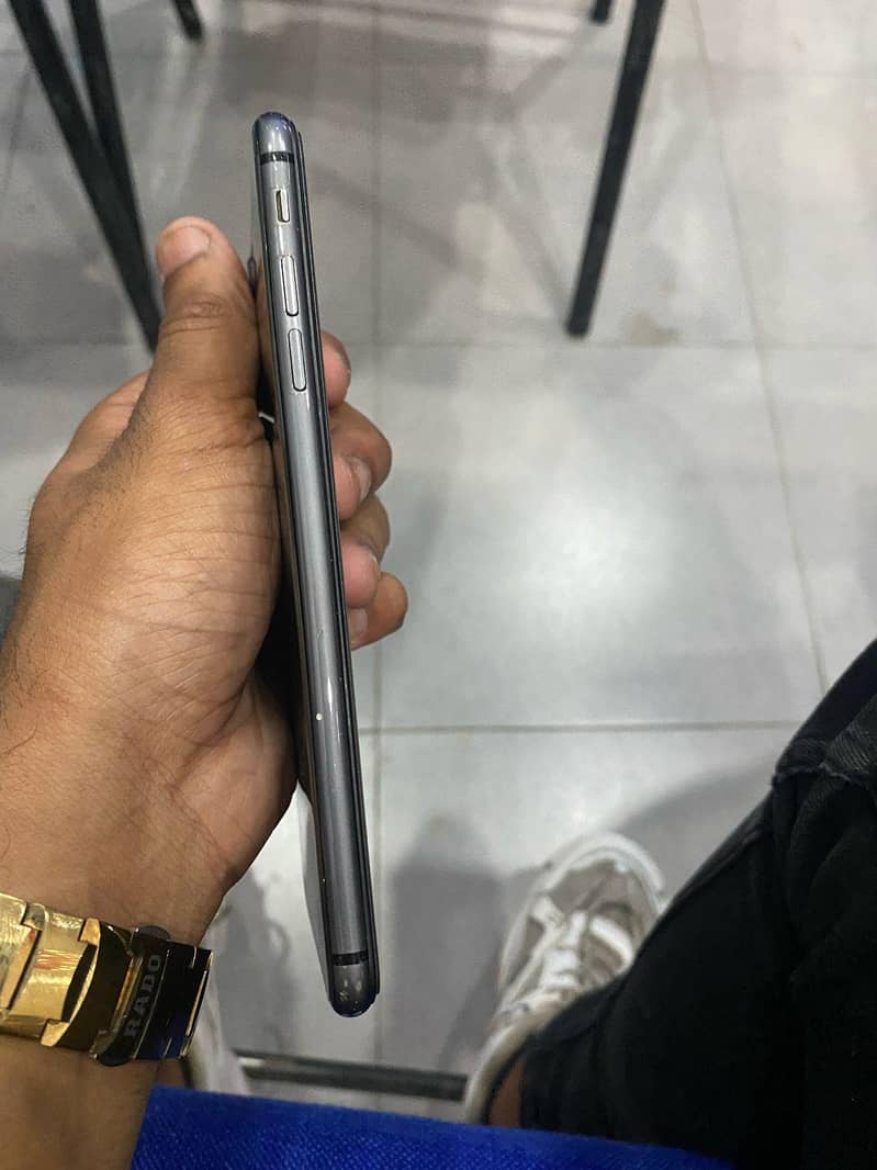 Apple iPhone 8 Plus 3