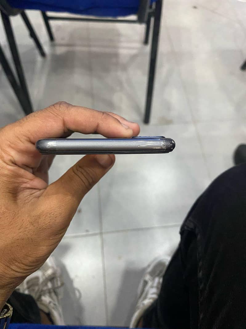 Apple iPhone 8 Plus 5