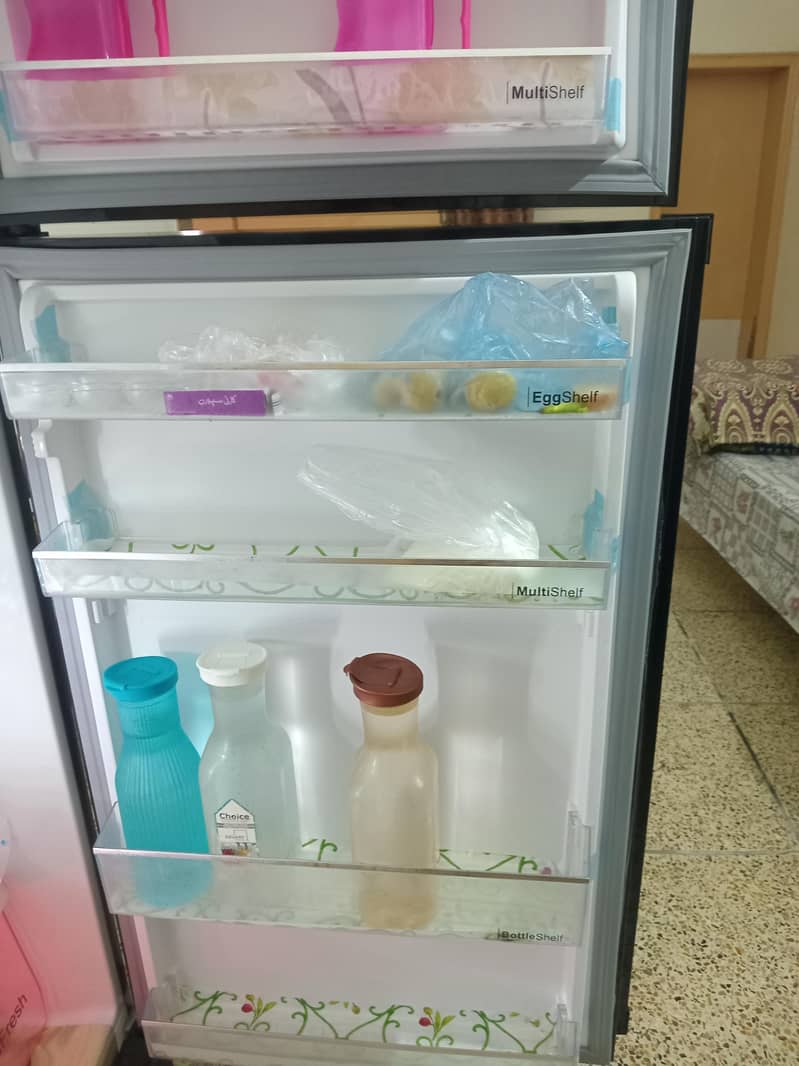 FRIDGERATOR 4