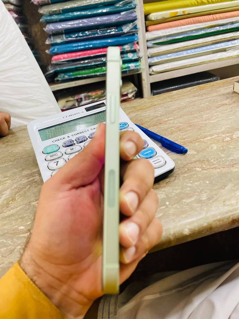 Apple iPhone 12 1