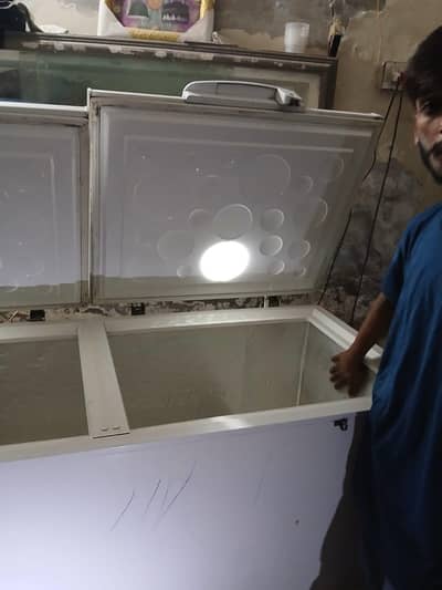 dubble door D frizzer for sale jis nay Lena ho Wohi Rabta kray rate km