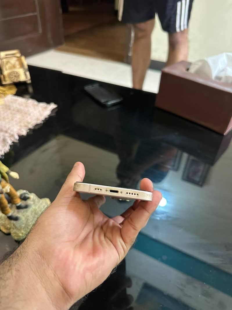 Apple iPhone 13 2