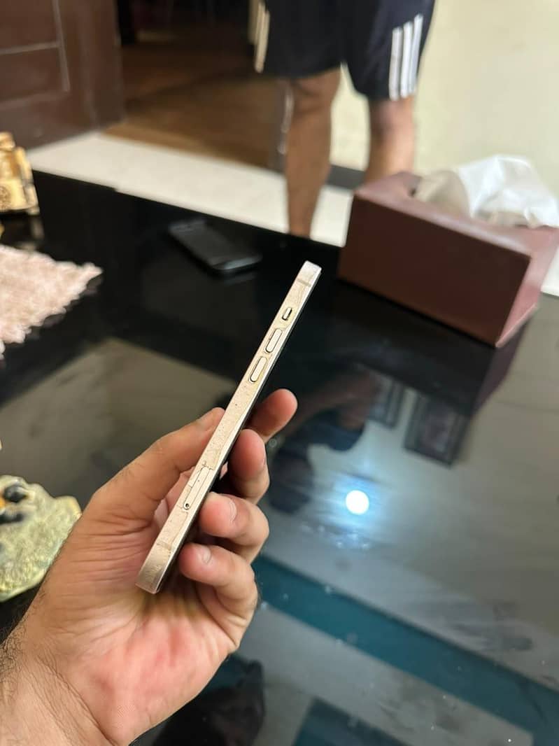 Apple iPhone 13 3