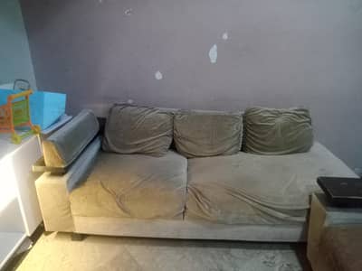L shape sofa set with 6 cushans