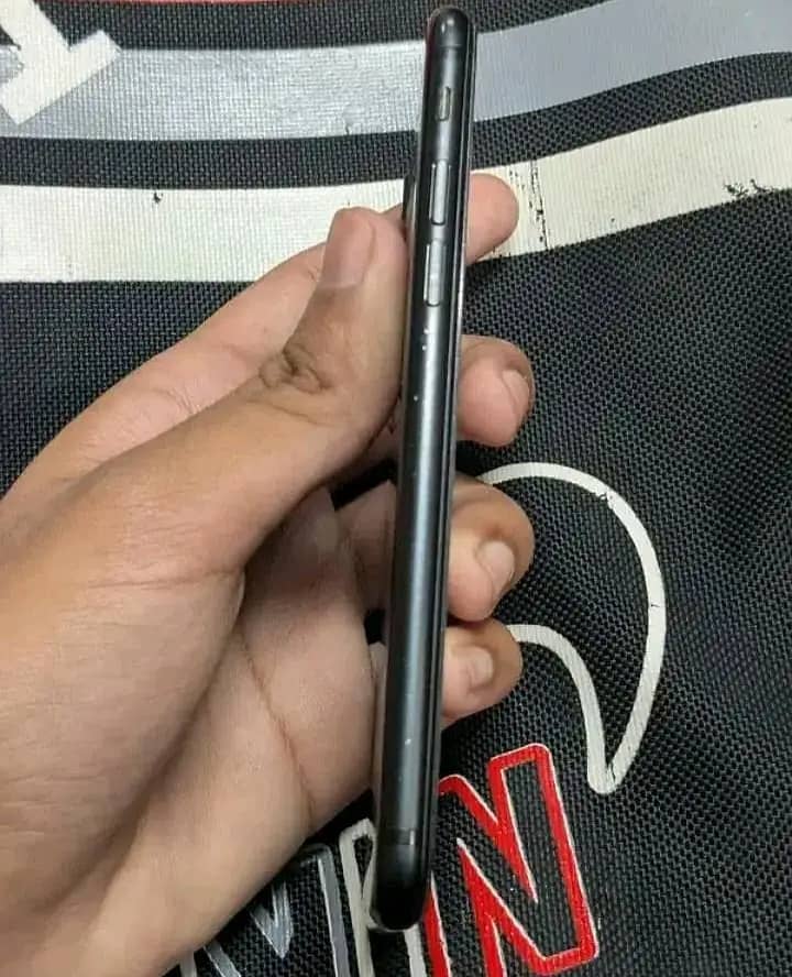 Apple iPhone 7 1