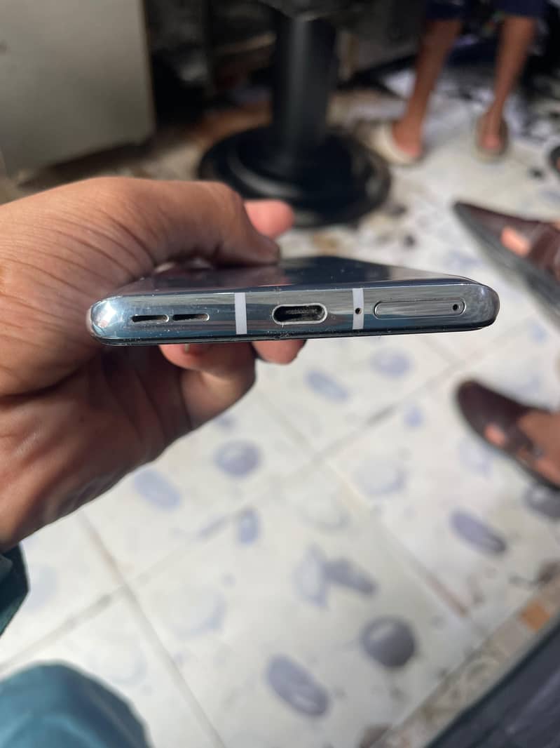 One Plus 8T 4