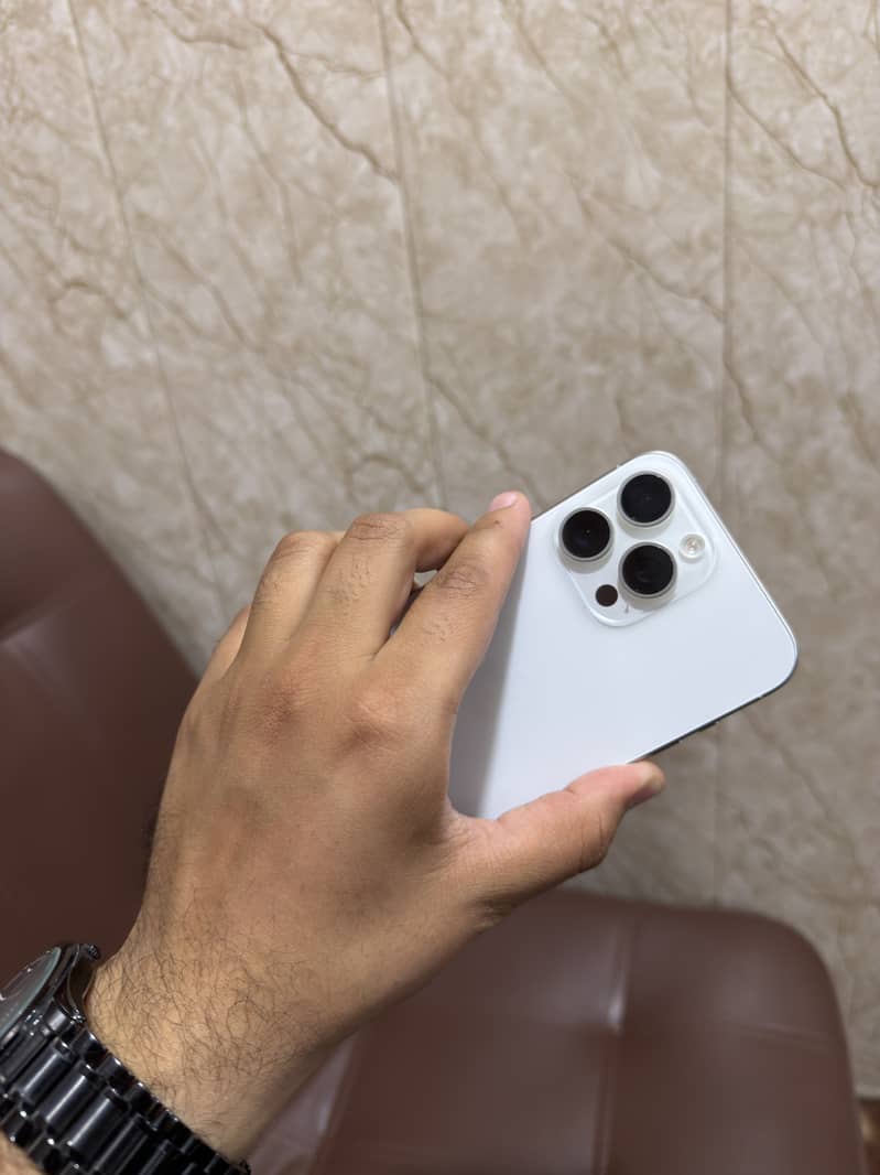 iPhone 15 Pro max 0