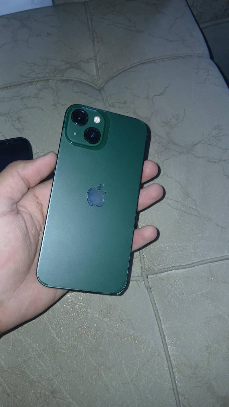 Apple iPhone 13 0