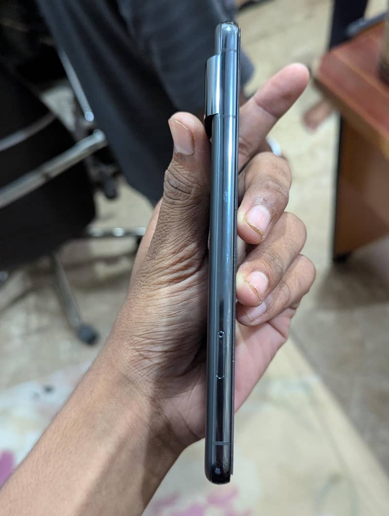 Google Pixel 8 Pro 2
