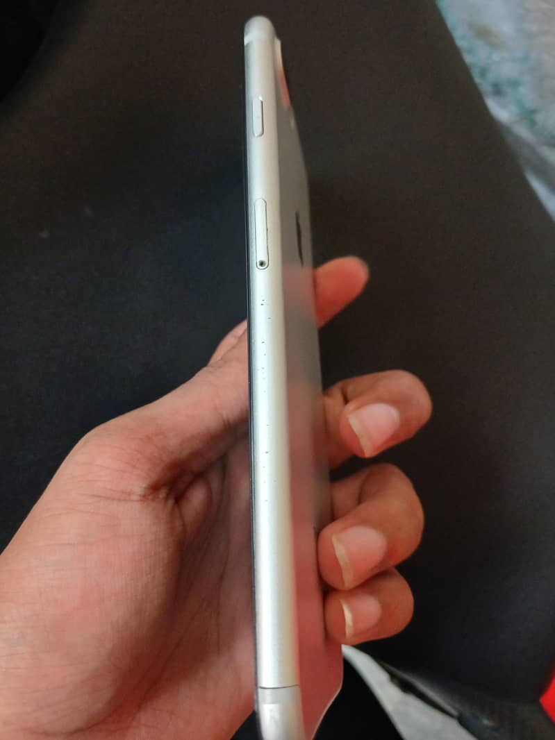Apple iPhone 7 Plus 1