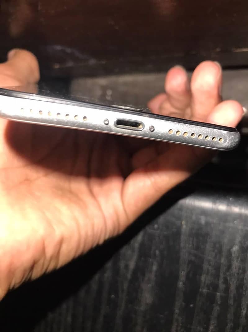 Apple iPhone 7 Plus 2
