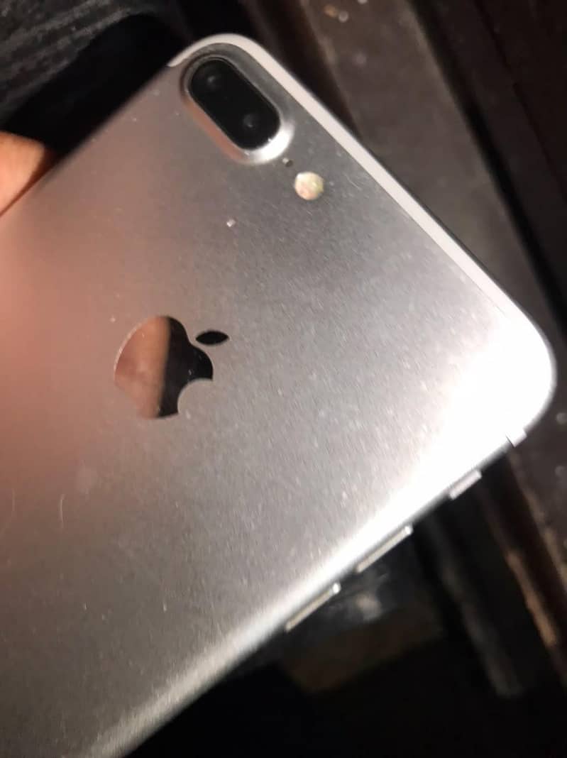 Apple iPhone 7 Plus 4