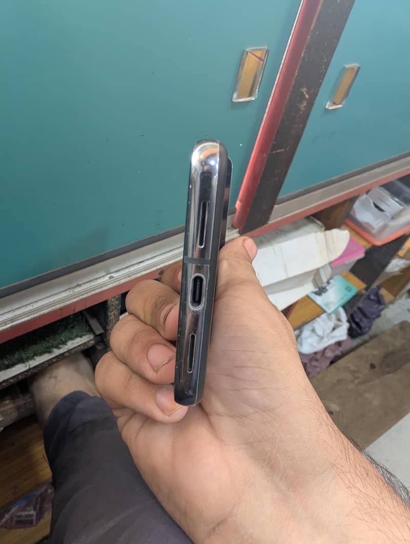 Google Pixel 8 Pro 4