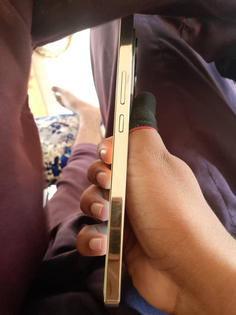 Infinix Note 40 4