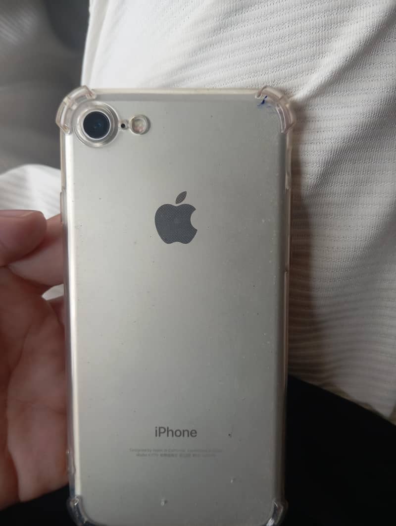 Apple iPhone 7 1
