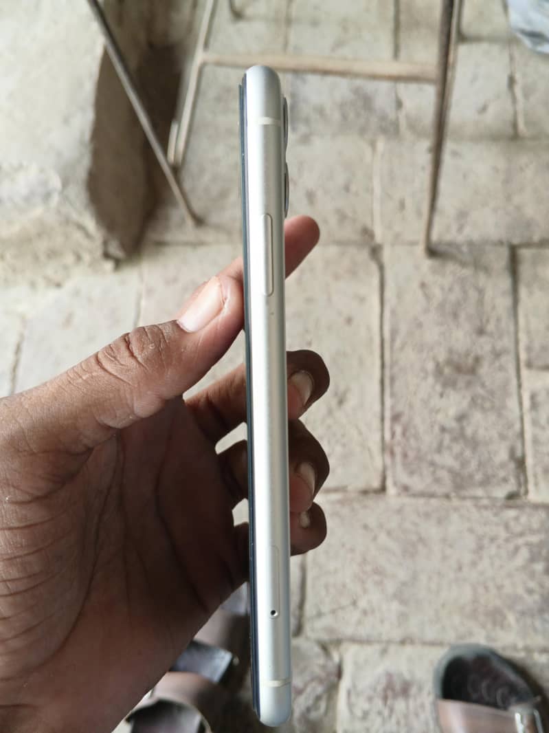 Apple iPhone 11 2