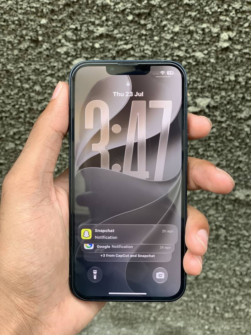 iPhone 13 0