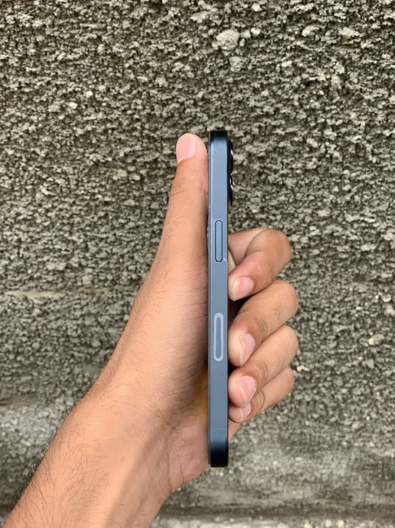 iPhone 13 2