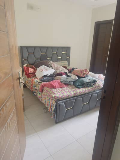 Double bed for sale without metres